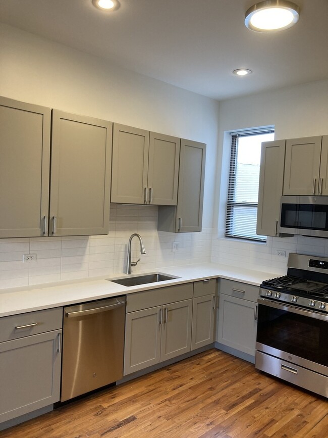 Building Photo - 4041 S Calumet Ave