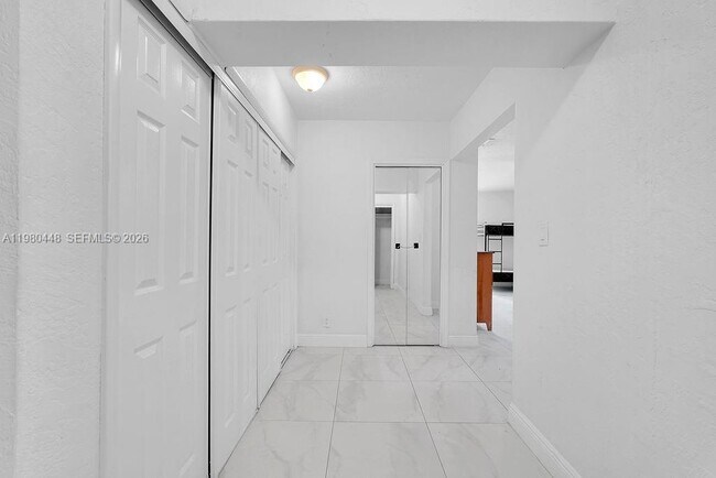 Building Photo - 2417 Pierce St