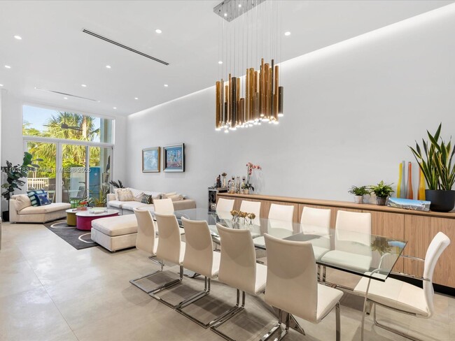 Building Photo - 3753 NE 214th St