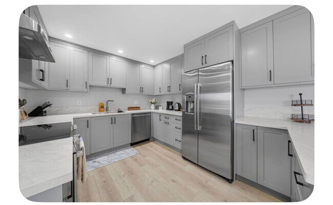 Building Photo - Fully Furnished Remodeled Home in Garden G...