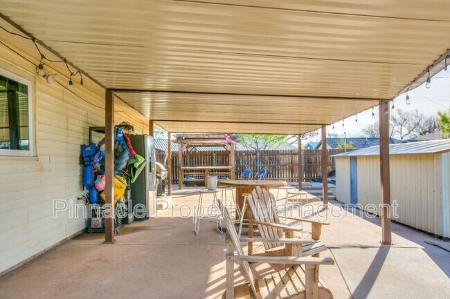 Building Photo - 1510 Loop Dr