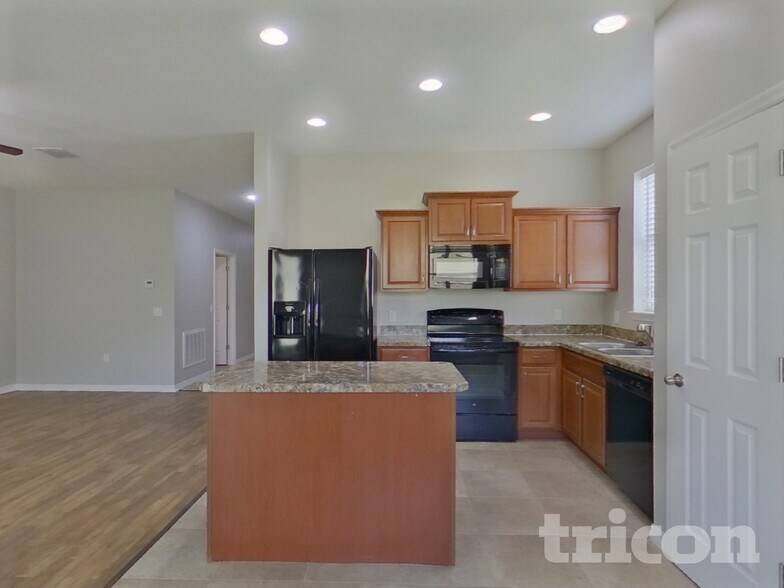 Building Photo - 158 Blackstone Creek Rd
