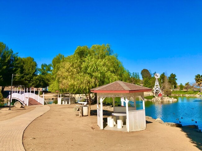 Building Photo - Awesome Updated Single Story in The Darling "Farm" Community of Wildomar, Close to Everything, bu...