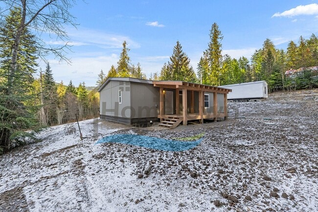 Building Photo - 3 Bedroom 2 Bathroom Home on a Private Lot out in the Country Near Sagle!