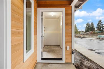 Building Photo - Modern 3 bedroom Duplex