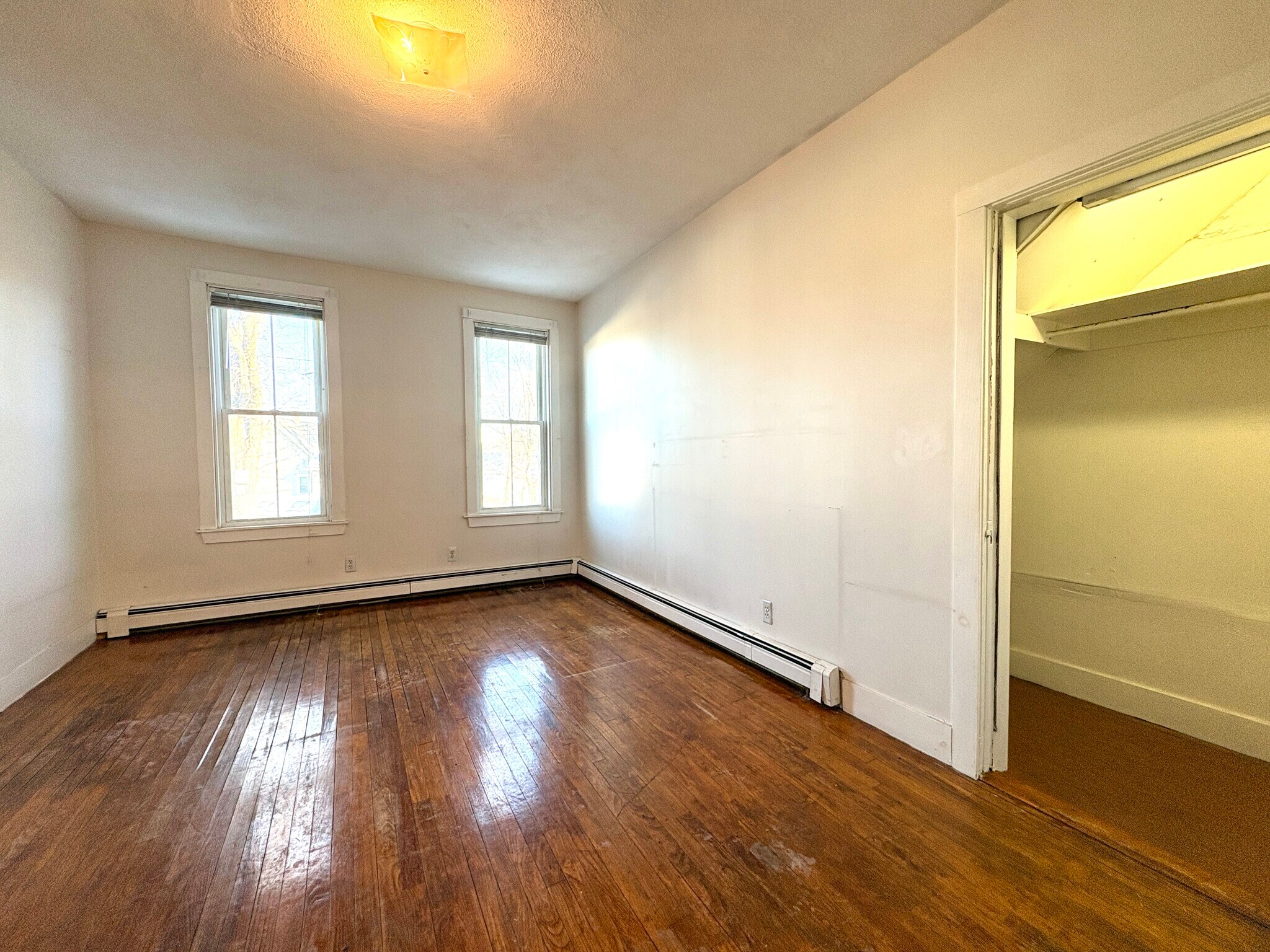 Building Photo - 26 Saint James St