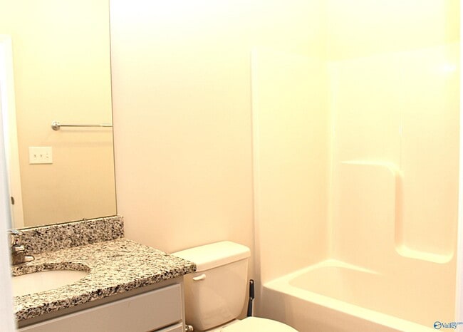 Building Photo - 114 Bella May Ln