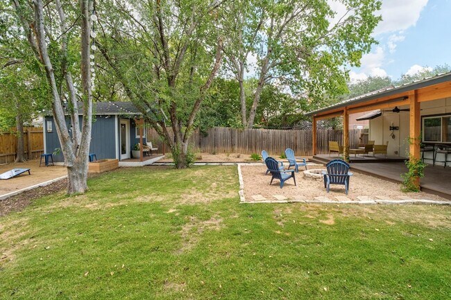 Building Photo - 7404 Lunar Dr
