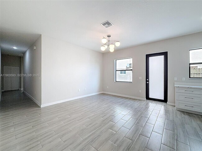 Building Photo - 402-414 NW 41st St