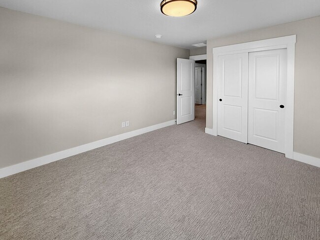 Building Photo - Brand New Pet-Friendly 3-Bedroom in Eagle with Pool, Fitness, Center, and Exceptional Amenities