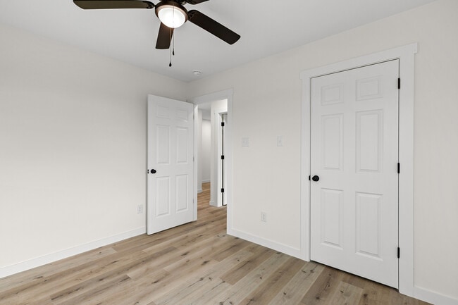 Building Photo - 516 Paso Fino St
