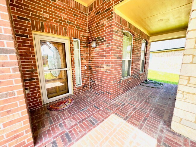 Building Photo - 1919 Spring Cliff Court