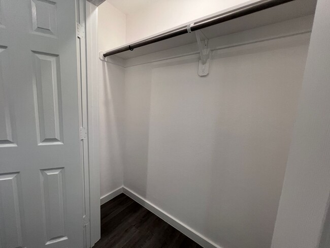 Building Photo - Updated 3-Bedroom Townhome for Rent in Eas...