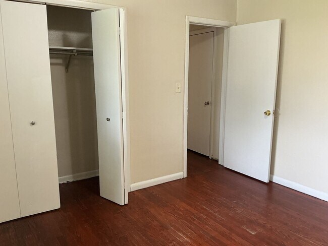 Building Photo - 2 Bedroom ranch style Single Family Home