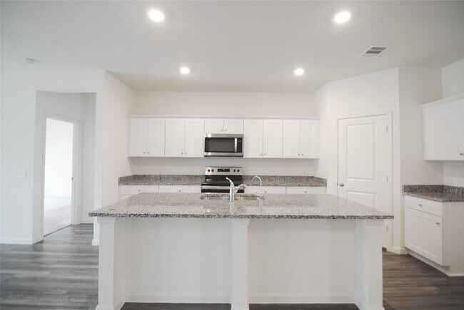 Building Photo - 1052 Water Oak Ln
