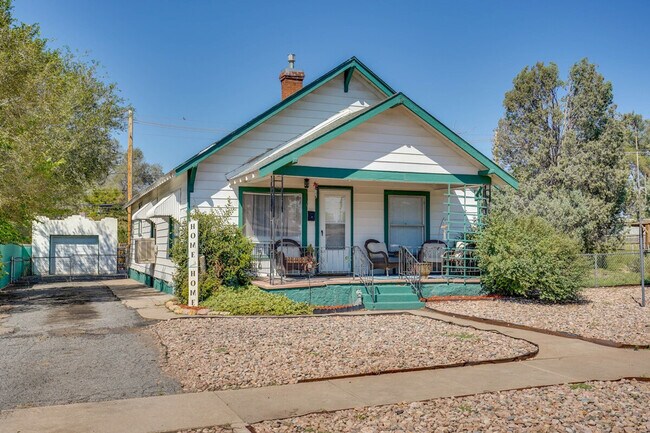 Building Photo - 2509 E Routt Ave