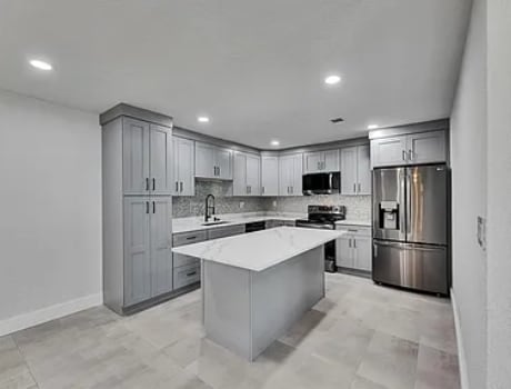 Building Photo - Apollo Beach Condo
