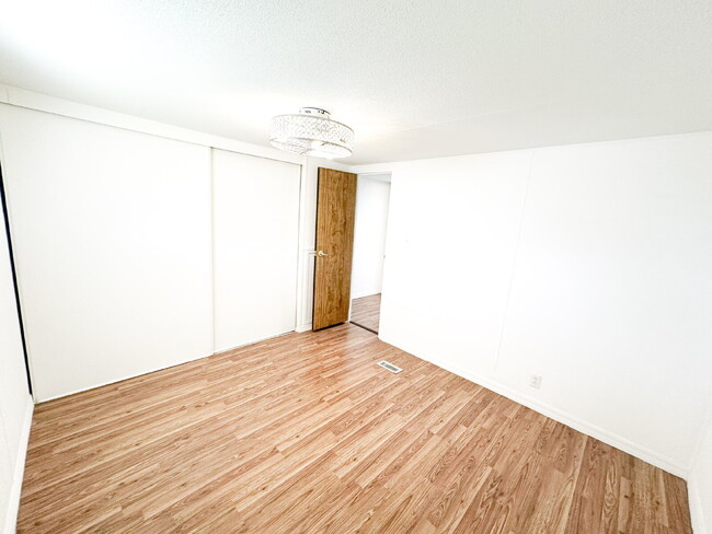 Building Photo - "Cozy 2-Bedroom Retreat in Haines City - P...