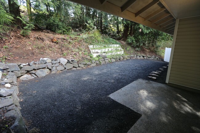 Building Photo - Port Orchard 3 Bedroom Available now!