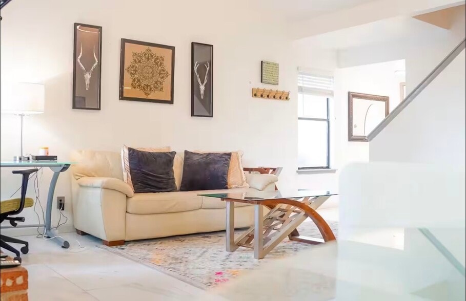 Building Photo - 1502 Aquifer Cv