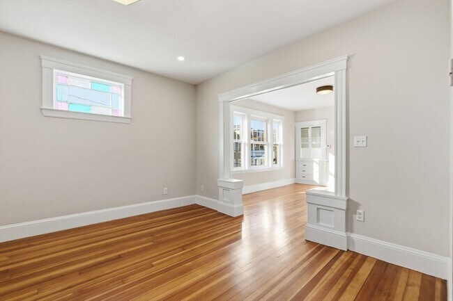 Building Photo - 113 Minot St