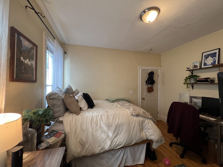 Building Photo - 383 Highland Ave
