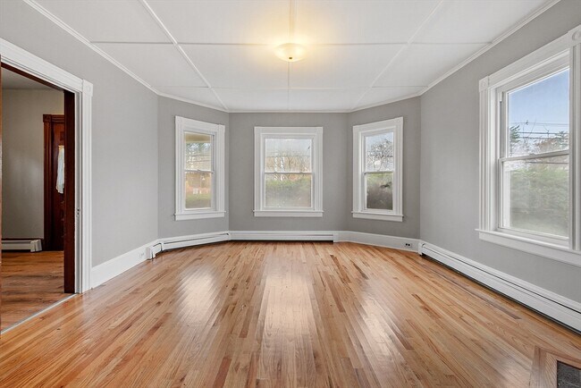 Building Photo - 2154 Main St