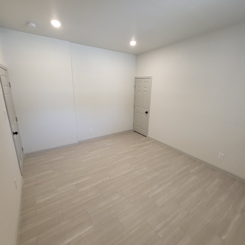 Building Photo - 647 Hammond Ave