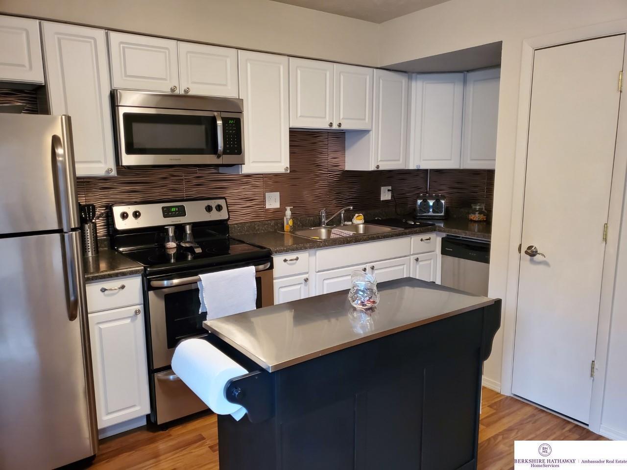 Building Photo - 1905 Thurston Ave