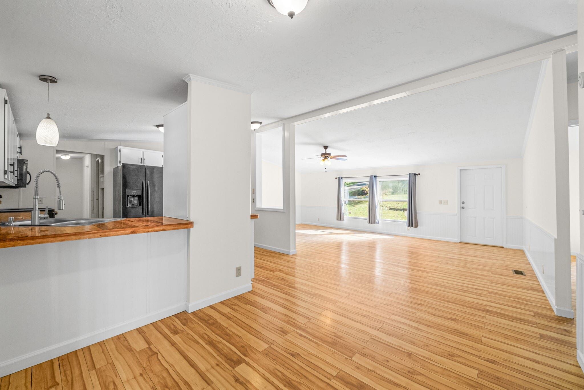 Building Photo - 315 Riverview Dr