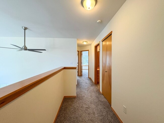 Building Photo - Beautiful 3 bed, 2.5 bath Edmonds Duplex U...