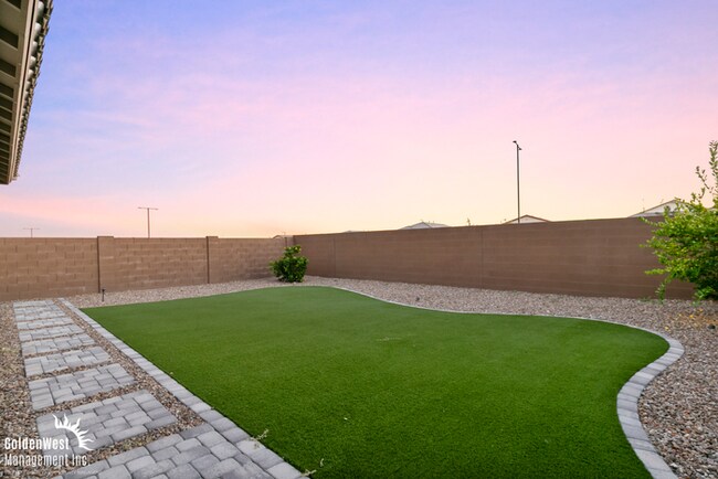 Building Photo - Modern 3Bdm 2Ba Litchfield Park Home with Stylish Upgrades!