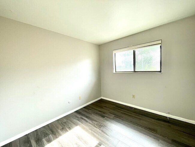 Building Photo - 8783 Chase Dr