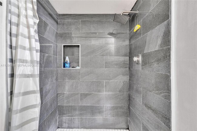 Building Photo - 4760 Lucerne Lakes Blvd W