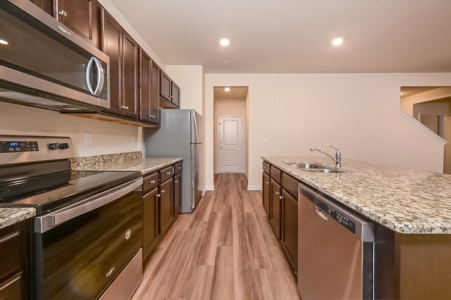 Building Photo - 437 Culloden Moor Dr