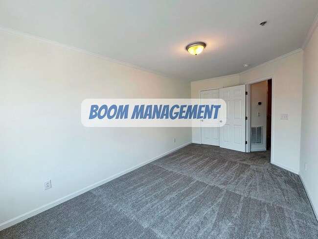 Building Photo - 331 Gilman Ln