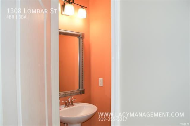 Building Photo - 1308 Lombar St