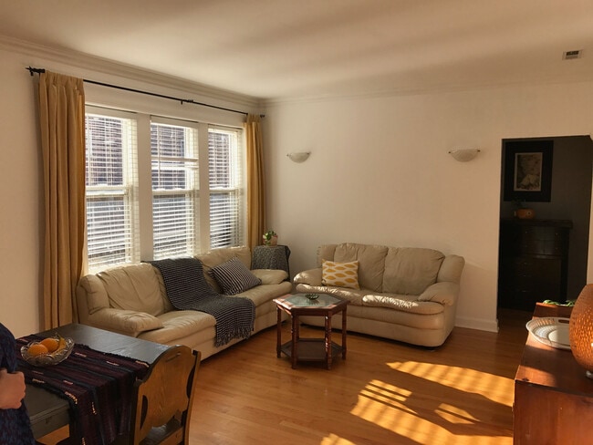 Building Photo - 5955 N Winthrop Ave