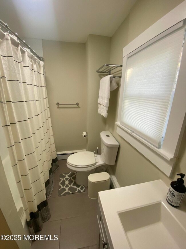 Building Photo - 1204 Emory St