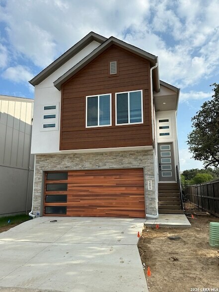 Building Photo - 20675 Huebner Rd