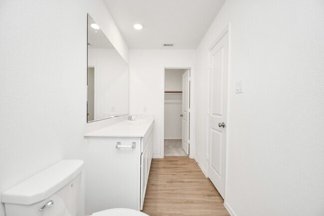 Building Photo - 27010 Breakaway Ln