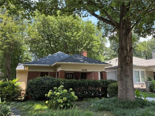 Building Photo - 1088 Sanders Ave SE
