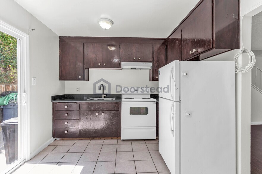 Building Photo - 1478 165th Ave