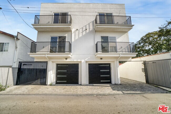 Building Photo - 2057 S Garth Ave