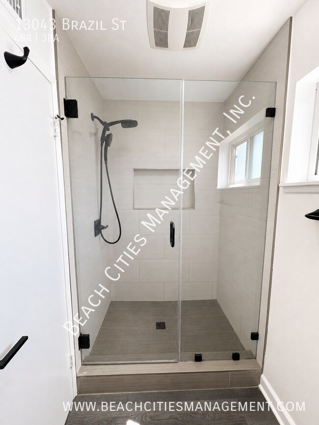 Building Photo - 13043 Brazil St