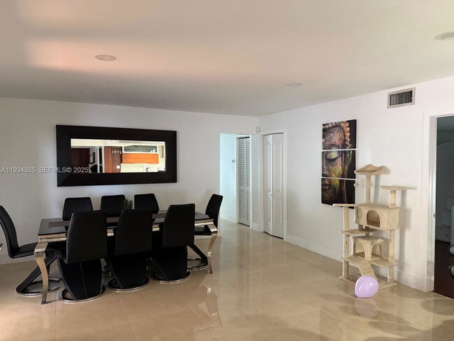 Building Photo - 2430 SW 22nd Terrace