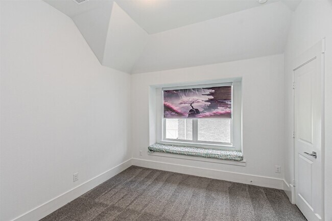 Building Photo - 4878 Limousine Ln