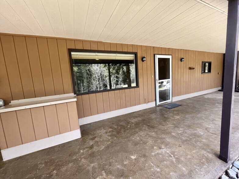 Covered Porch - 49 Big Jack Court