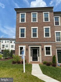 Building Photo - 11 Blue Jay Wy