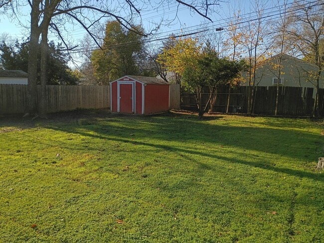 Building Photo - Fully Furnished Gem. Truly Turn-Key Living!